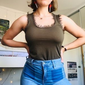 Fluffy trim tank top - Y2K/90s vibes ☯️